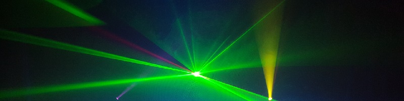 Back to the 90's - Feestavond met livemuziek en dj - terug naar de jaren 90! - feest voor bedrijfsfeesten, personeelsfeesten, dorpsfeesten, tentfeesten, bruiloften, verjaardagen of gewoon feest - met lasershow
